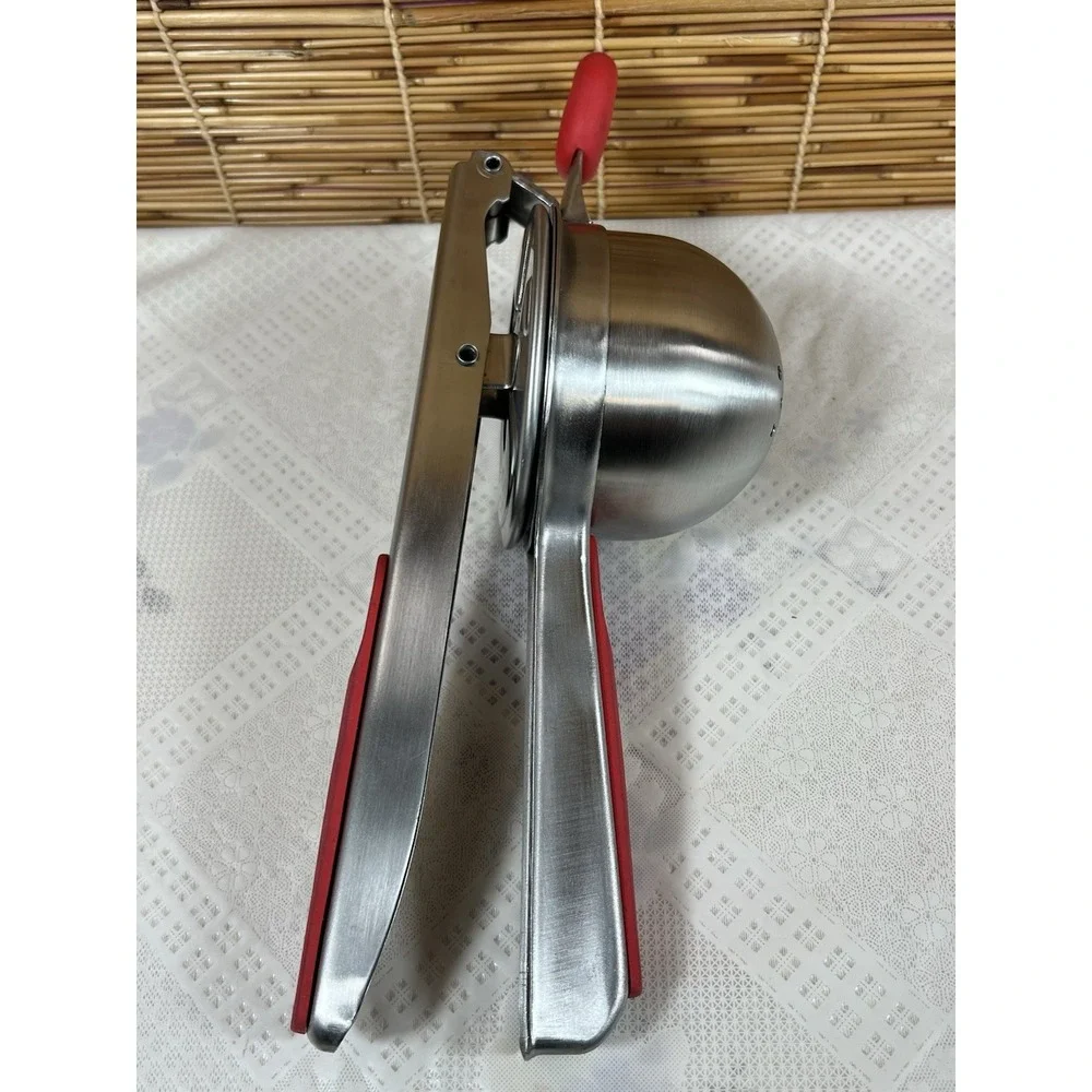 Large Stainless Steel Lemon Squeezer , Lime And Citrus Juicer With Silicone Hand